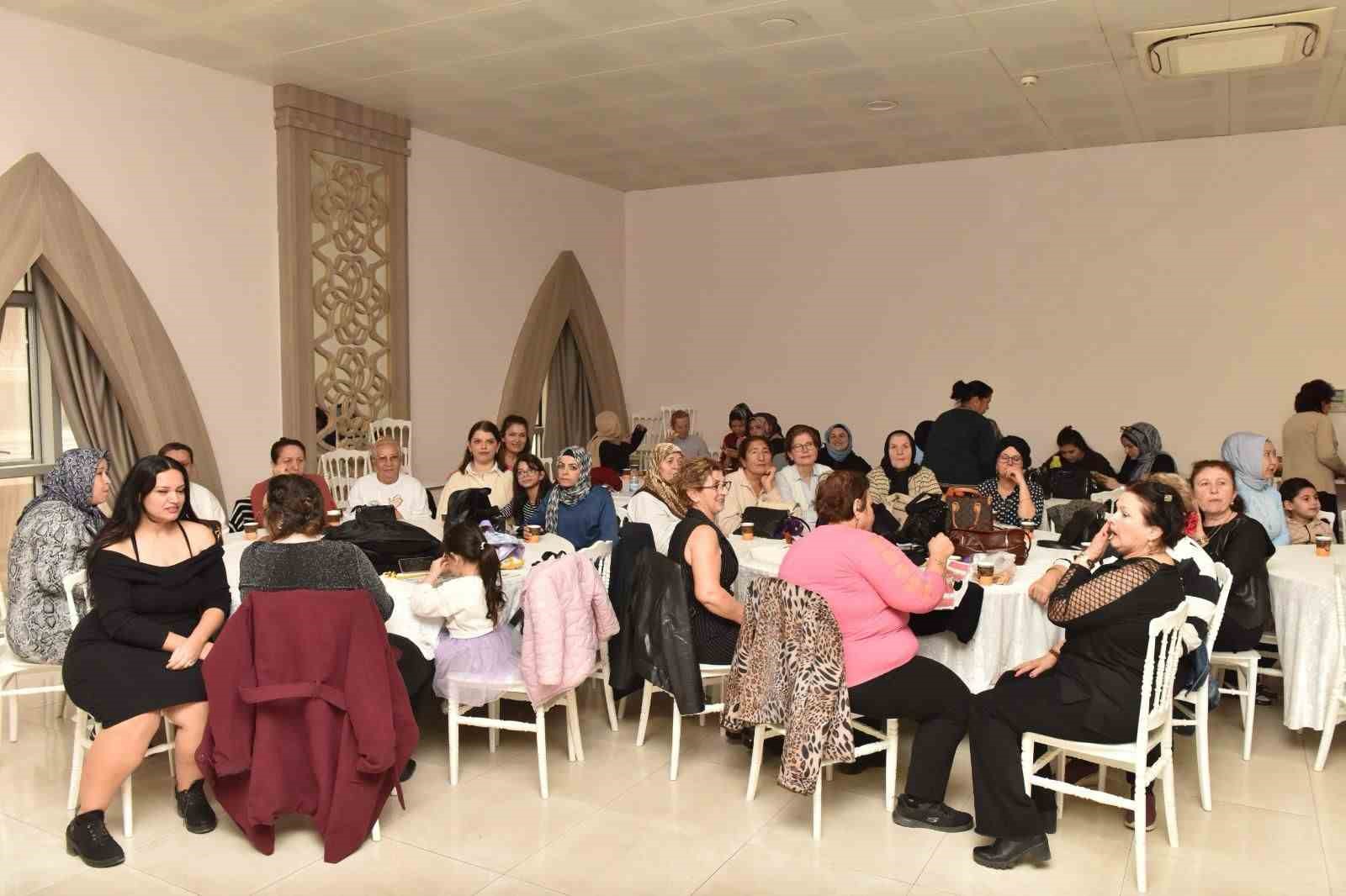 Kepezli hanımlar kadınlar matinesinde buluştu
