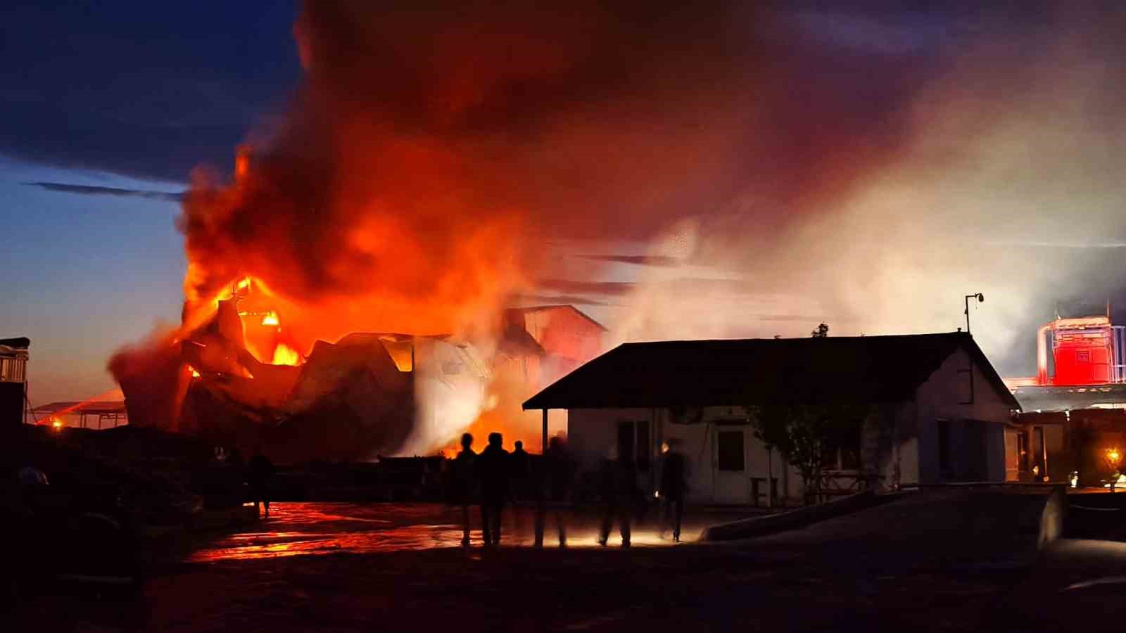 Kereste fabrikasındaki yangın kontrol altına alındı
