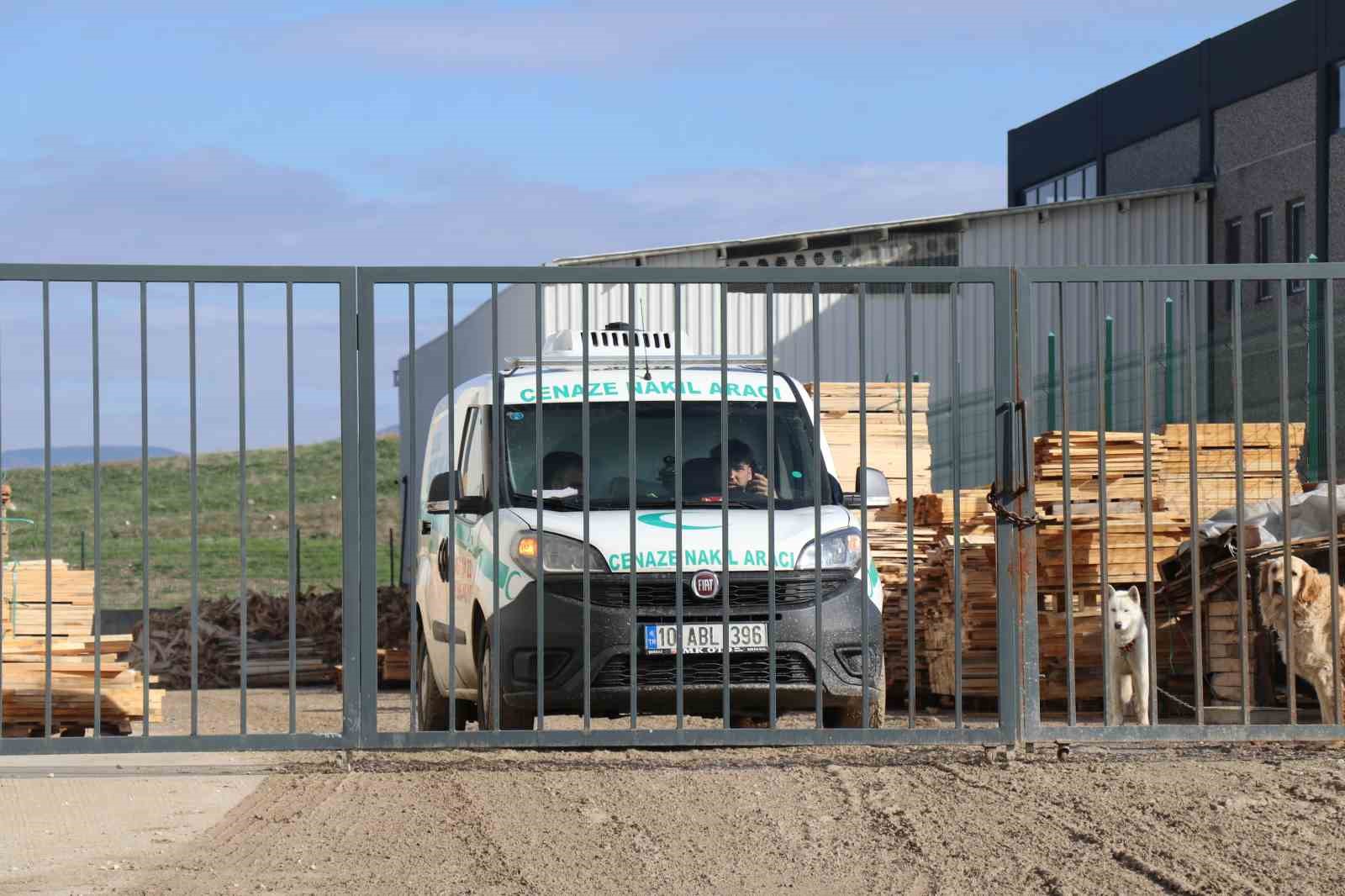 Kereste makinesinden fırlayan parça işçinin ölümüne neden oldu
