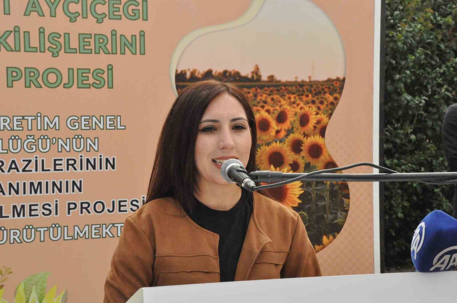 Keşan’da çiftçiye yüzde 75 bakanlık destekli hibrit ayçiçeği tohumu dağıtıldı
