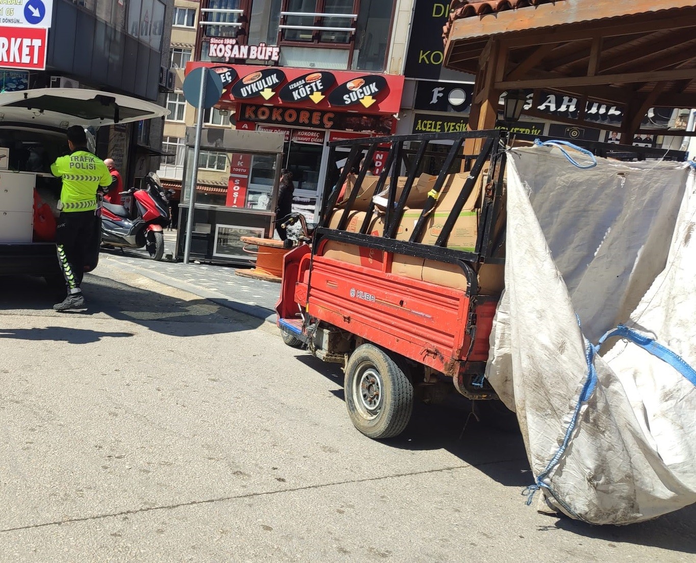 Keşan’da plakasız triportör ve motosiklete 92 bin TL ceza kesildi
