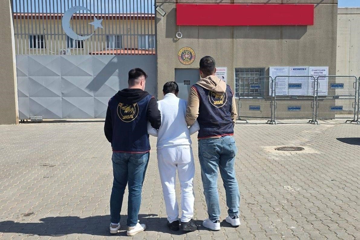 Kesinleşmiş 15 yıl cezayla aranan şahıs yakalandı
