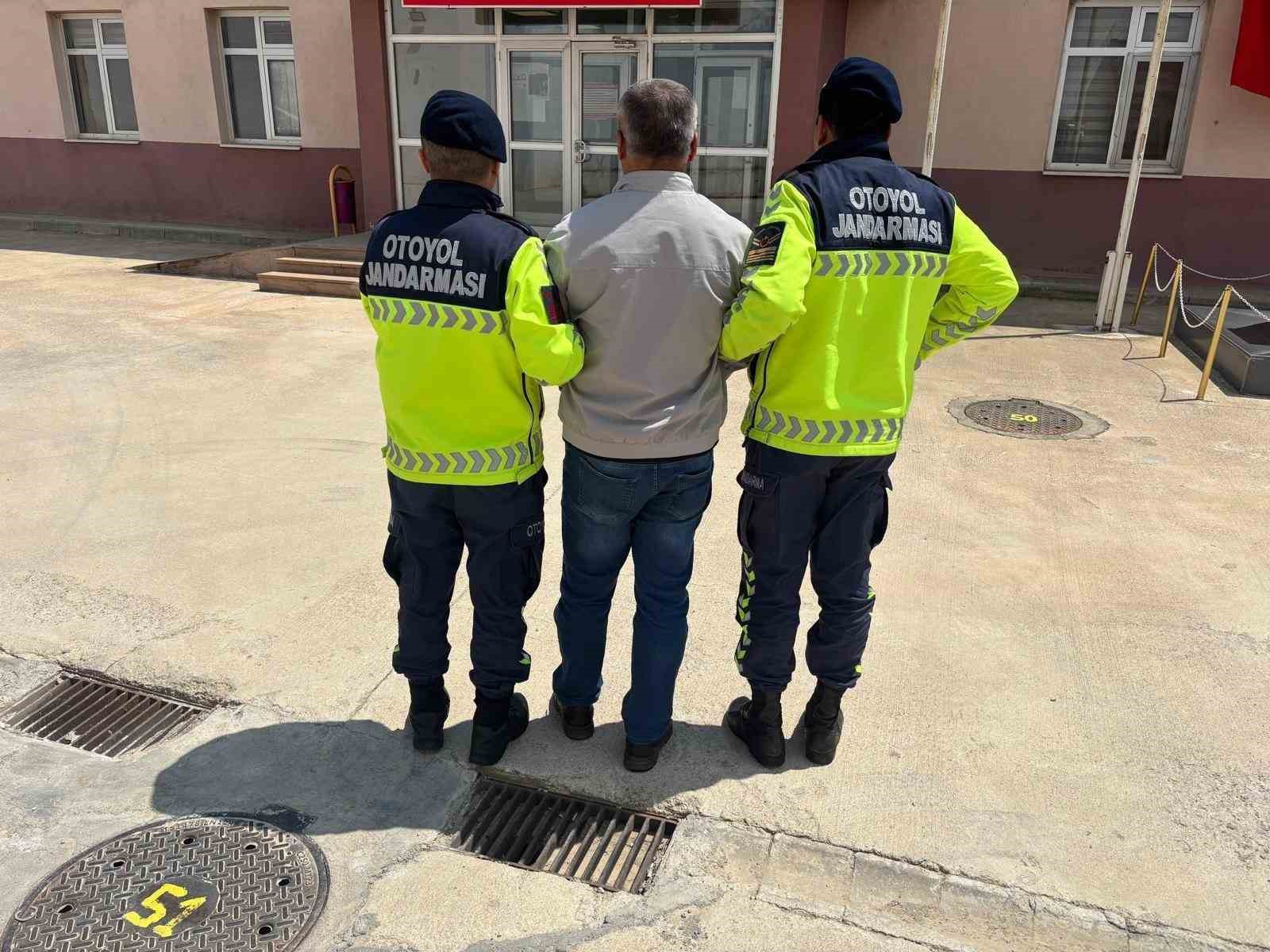 Kesinleşmiş hapis cezasıyla aranan 4 şahıs yakalandı
