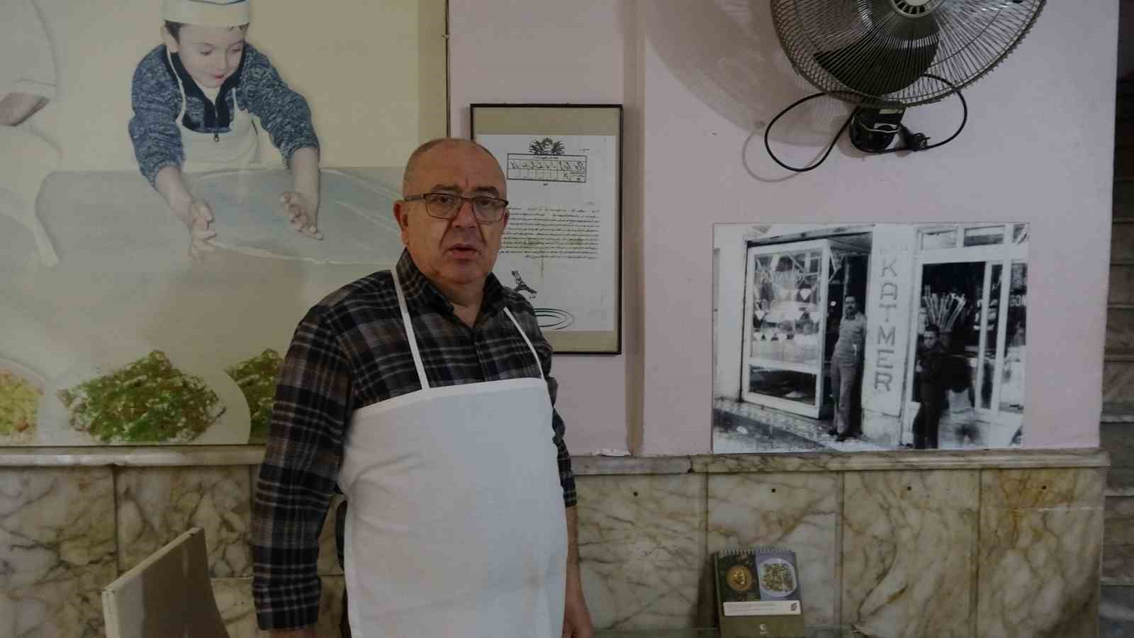 Kilis’e özgü kurabiyeler kandillerde dağıtılıyor
