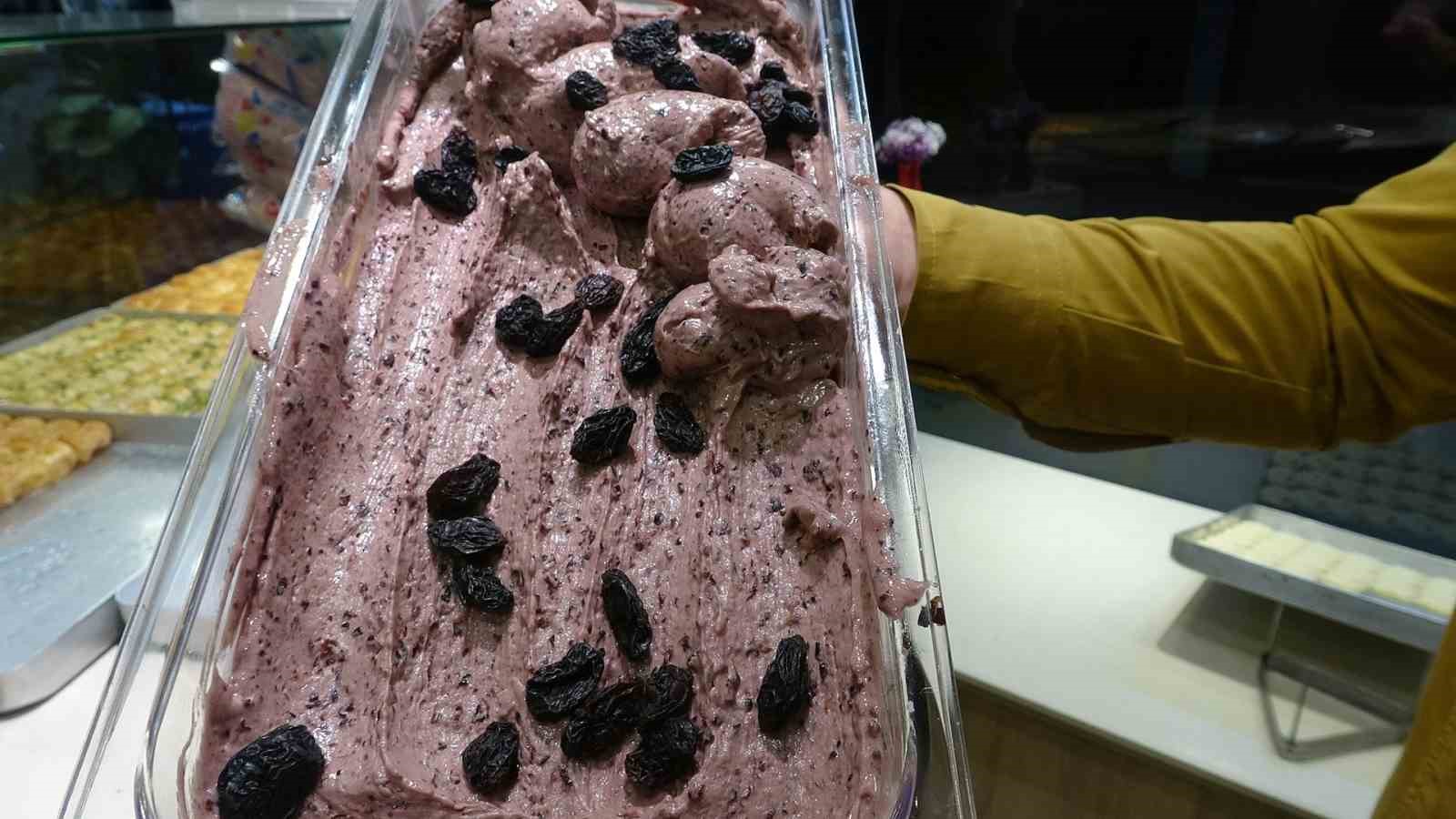 Kilis’in ’horoz karası’ üzümü dondurmaya dönüştü
