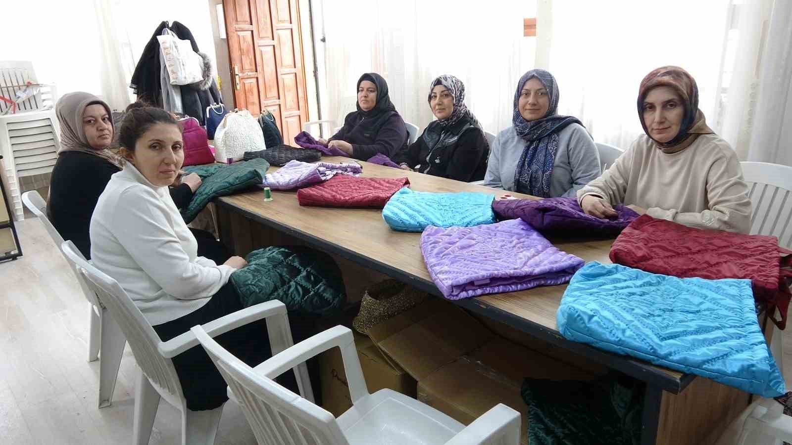 Kilis’te kadınların el emeğiyle yorgancılık yeniden canlanıyor
