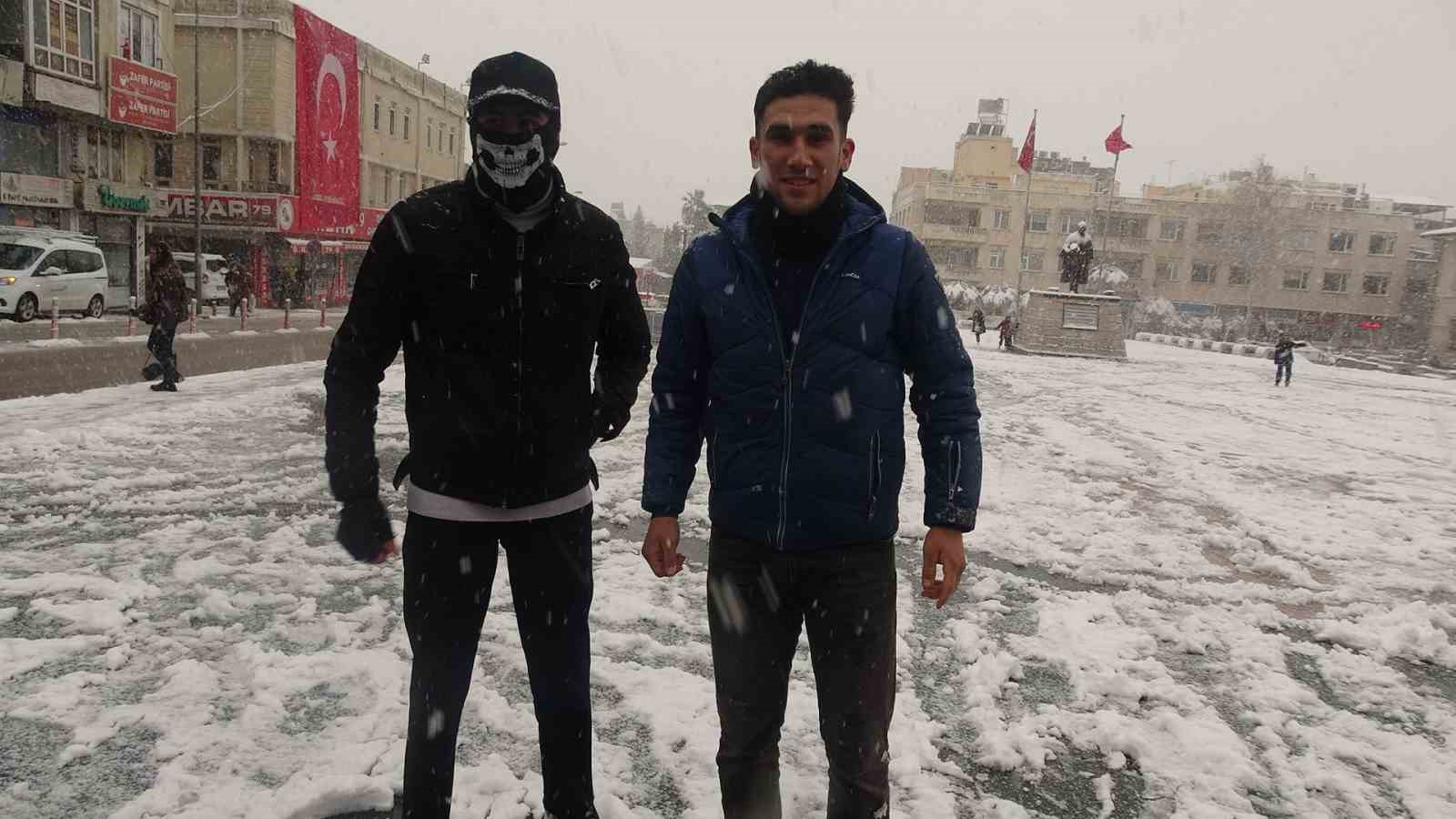 Kilis’te kar yağışı etkili oluyor
