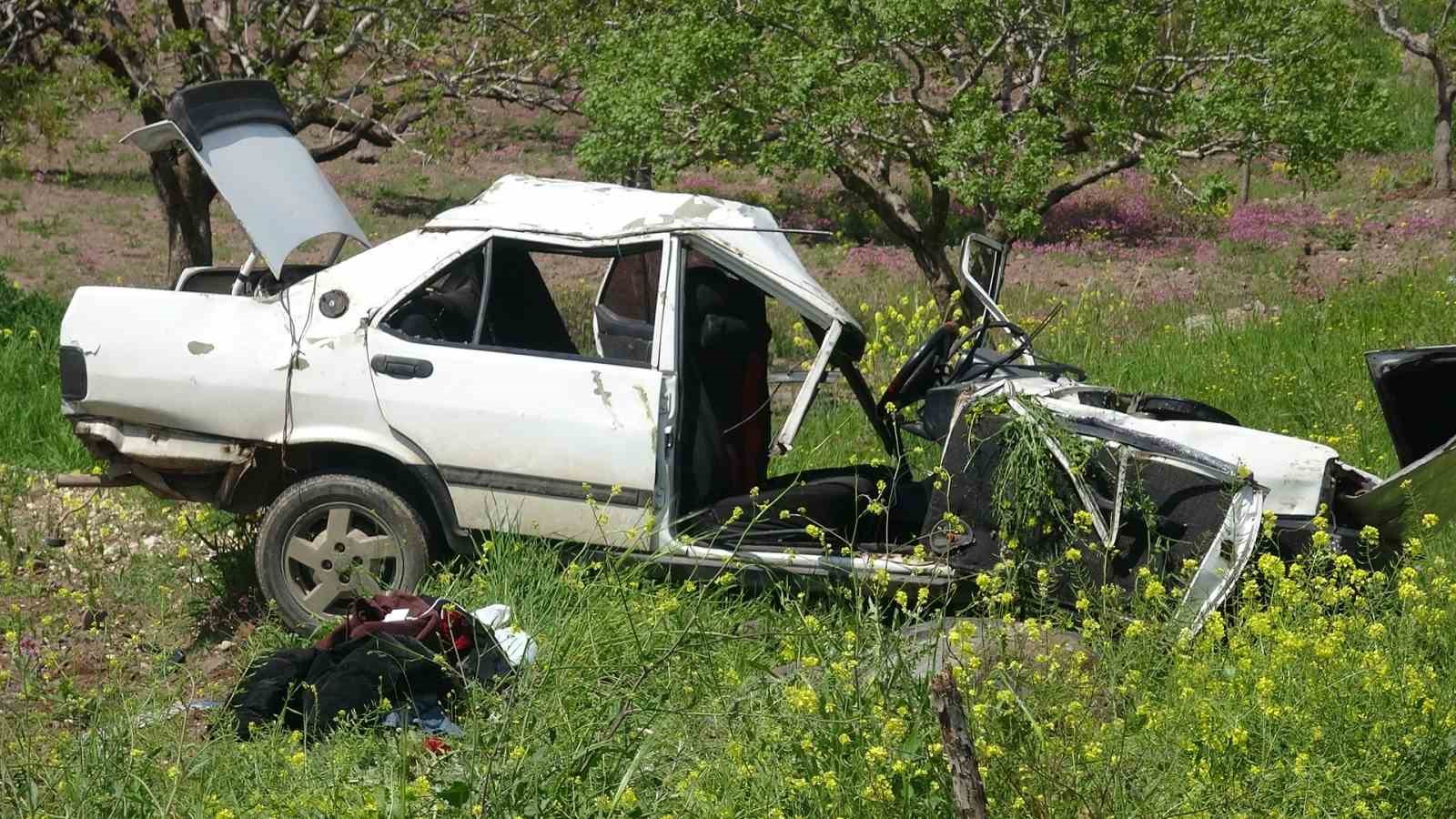 Kilis’te kontrolden çıkan Tofaş fıstık tarlasına girdi: 4 yaralı
