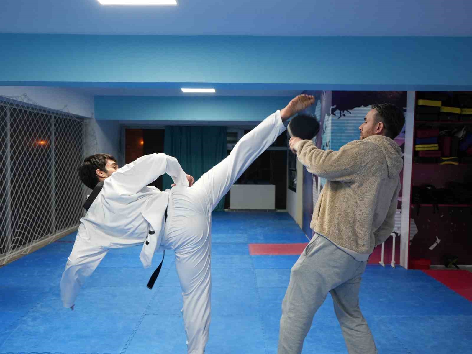 Kilo vermek için başladı, şimdi taekwondoda dünya şampiyonu olmayı istiyor
