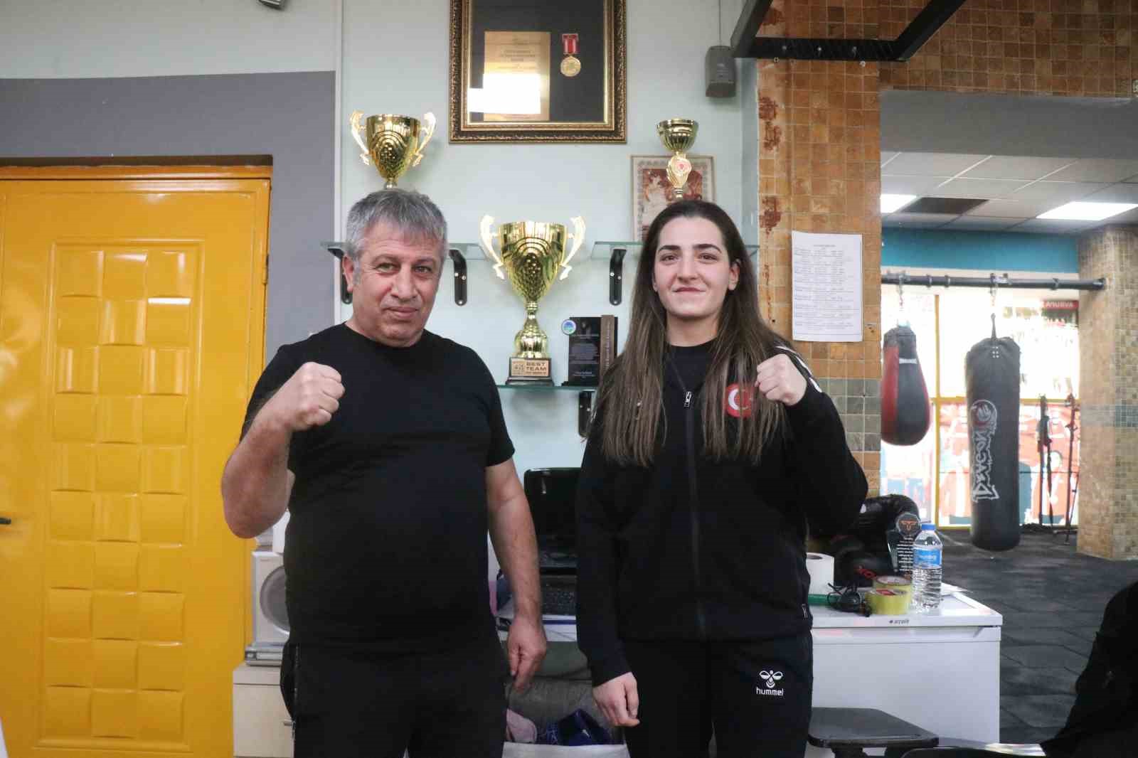 Kilo vermek için taktığı eldivenlerle 7 Türkiye, 1 Avrupa şampiyonu oldu
