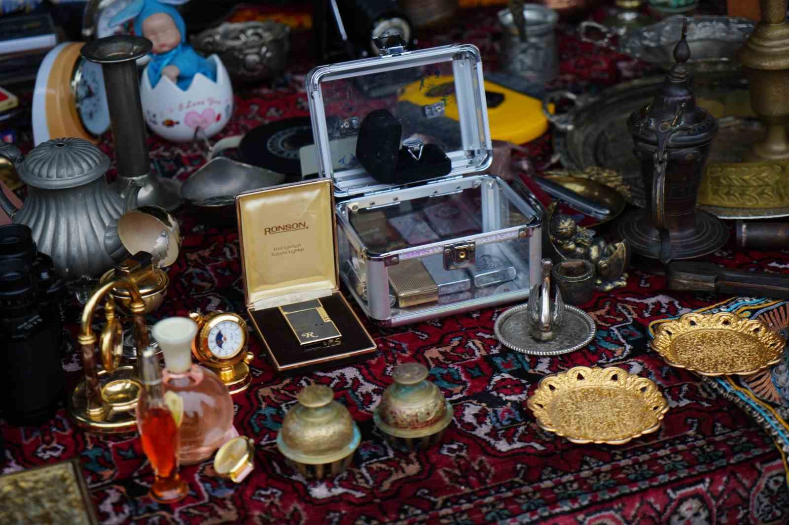 Kiminin çöpü, kiminin hazinesi: "Ankara Bit Pazarı"
Kiminin çöpü, kiminin hazinesi: "Ankara Bit Pazarı"