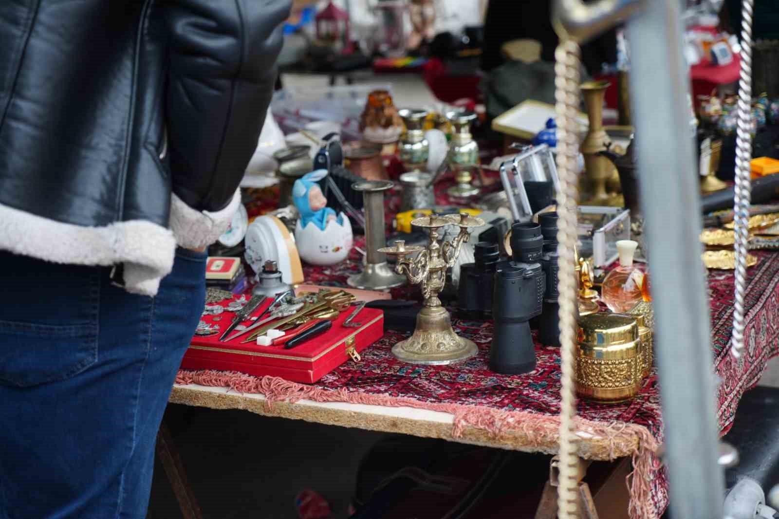 Kiminin çöpü, kiminin hazinesi: "Ankara Bit Pazarı"
Kiminin çöpü, kiminin hazinesi: "Ankara Bit Pazarı"