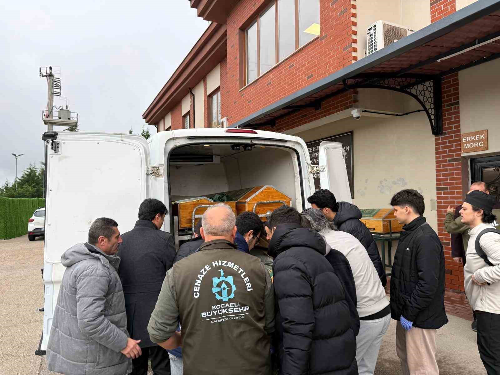 Kimsesiz vatandaşın cenazesi defnedildi, öğrenciler eşlik etti
