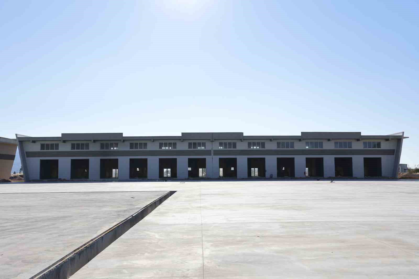 Kınık Toptancı Hal Kompleksi bölgenin tarımsal ticaretini güçlendirecek
