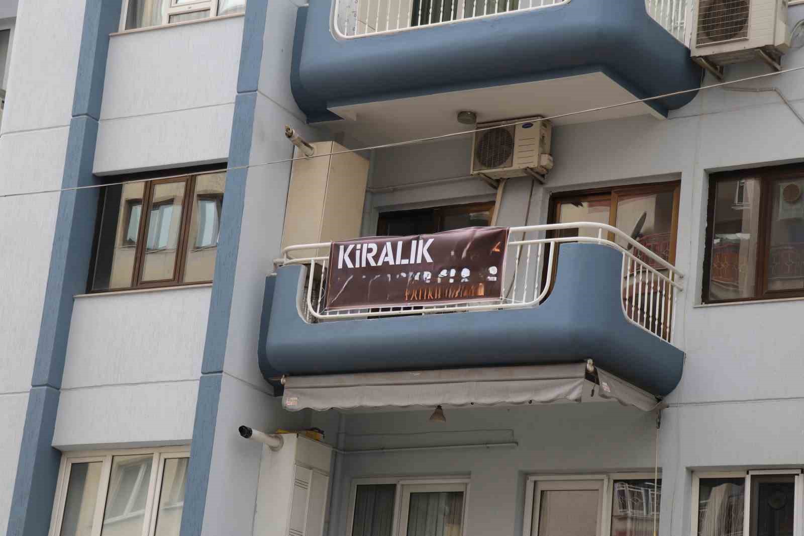 Kiracısını her 50 günde kontrol etmek isteyen ev sahibinden 3 sayfalık sıra dışı kriter listesi
Kiracısını her 50 günde kontrol etmek isteyen ev sahibinden 3 sayfalık sıra dışı kriter listesi