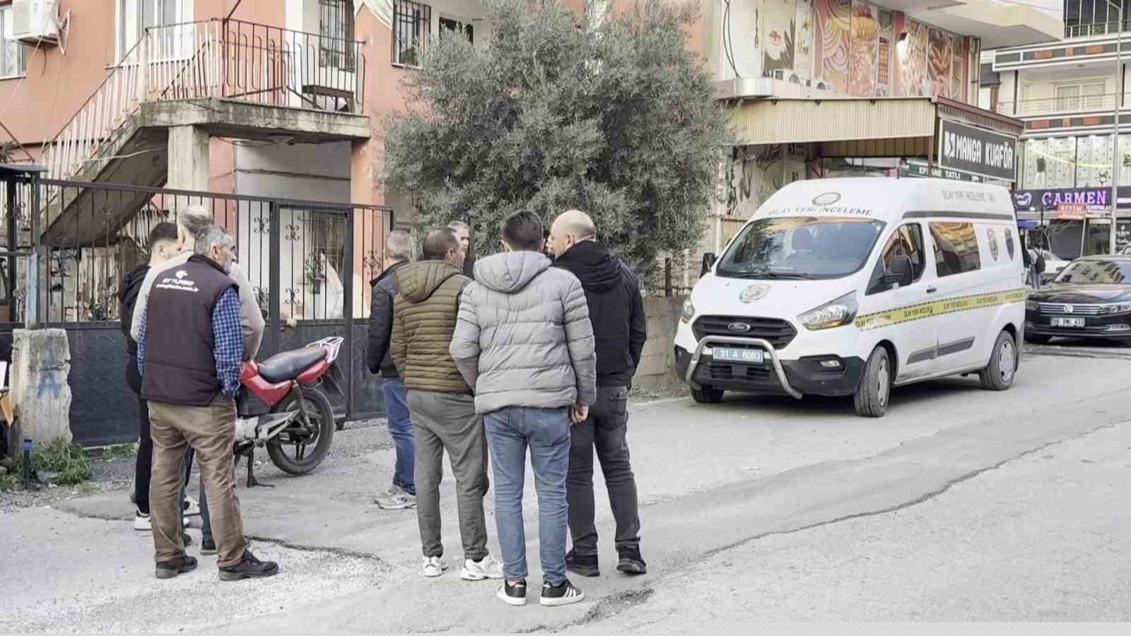 Kiracısının bilezikleri için darp ettiği yaşlı kadın 9 gündür yoğun bakımda
