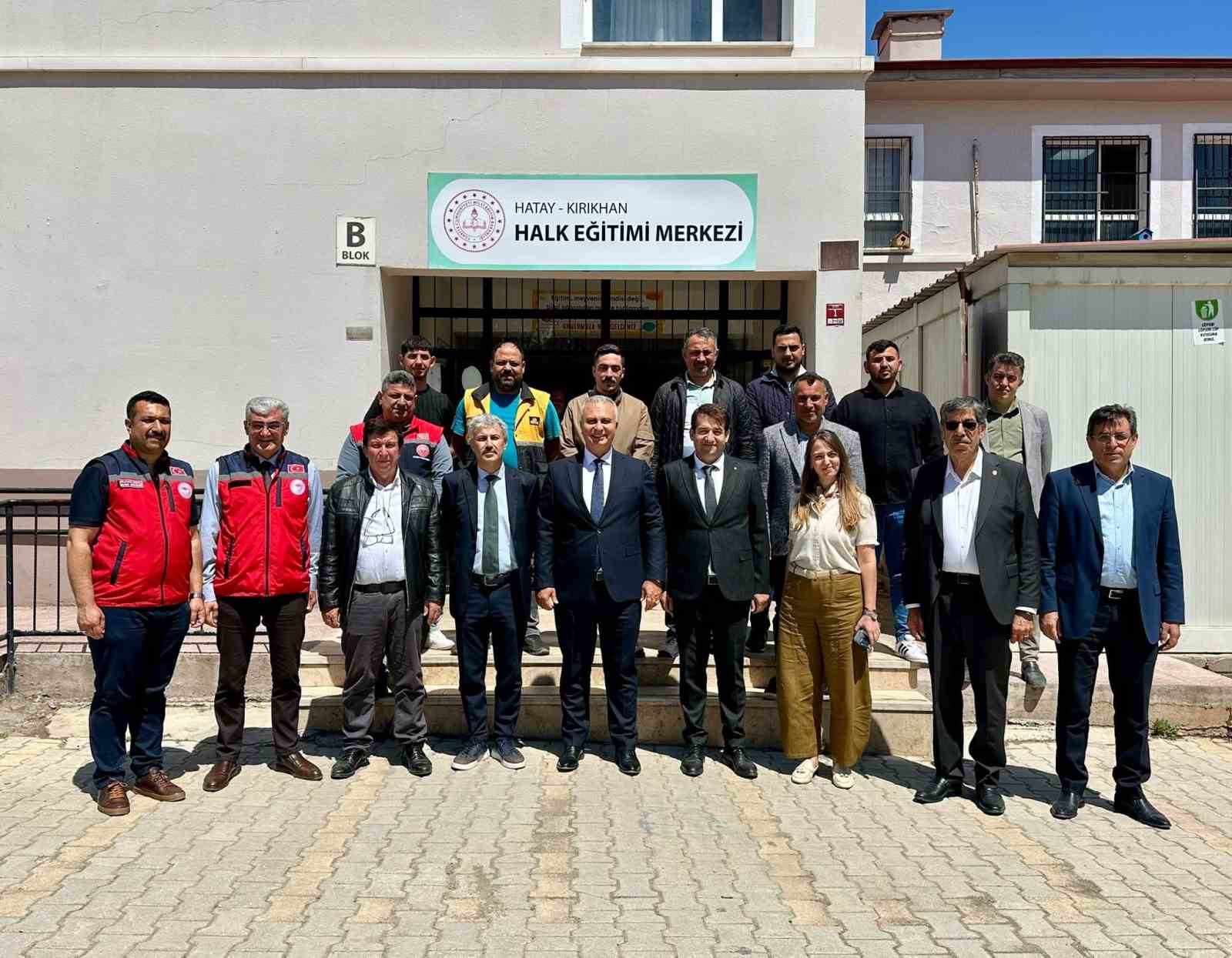 Kırıkhan’da biçerdöver operatörleri eğitiliyor
