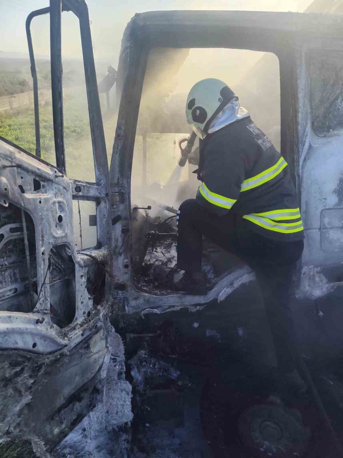 Kırıkhan’da kamyon yangını
