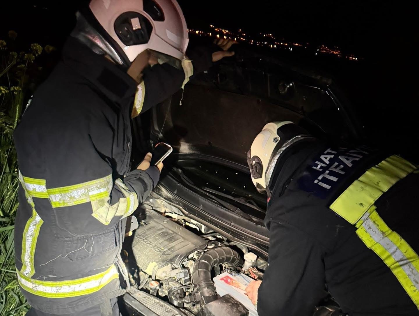 Kırıkhan’da tarlaya uçan otomobilin sürücüsü yaralandı
