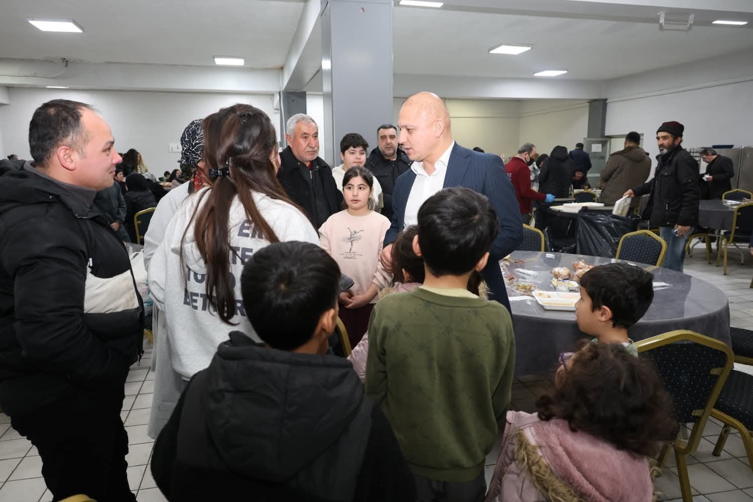 Kırıkkale Belediye Başkanı Önal, vatandaşlarla iftar sofrasında buluştu

