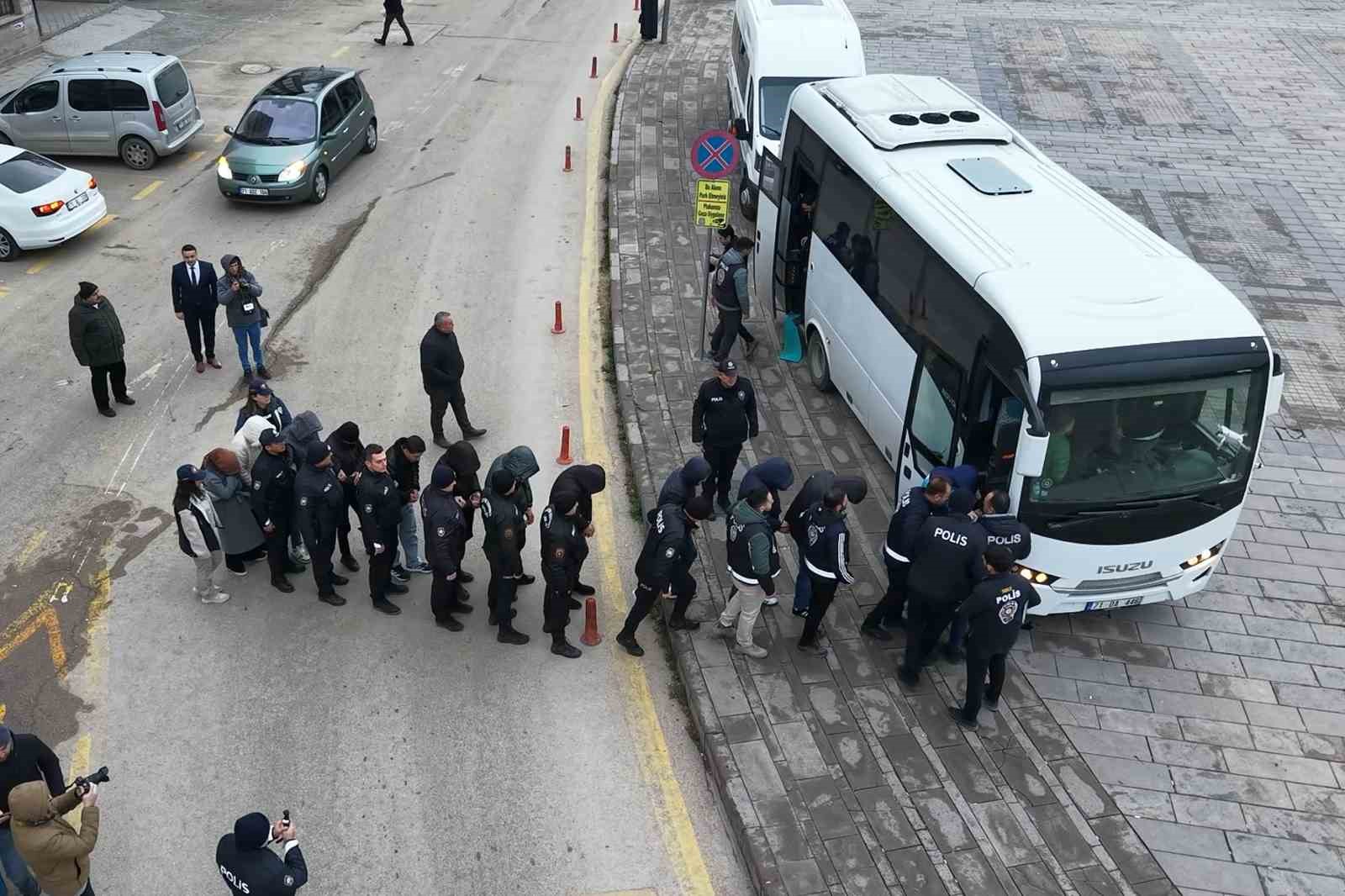 Kırıkkale merkezli yasa dışı bahis operasyonunda 14 şüpheli tutuklandı
