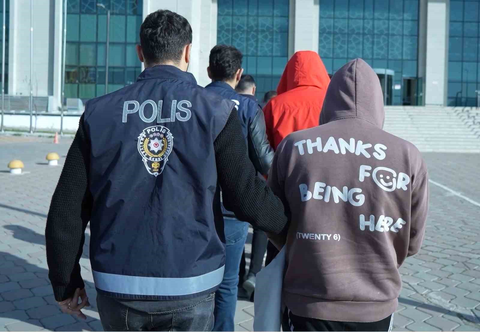 Kırıkkale’de 1,4 milyar liralık yasa dışı bahis vurgununa 8 gözaltı
