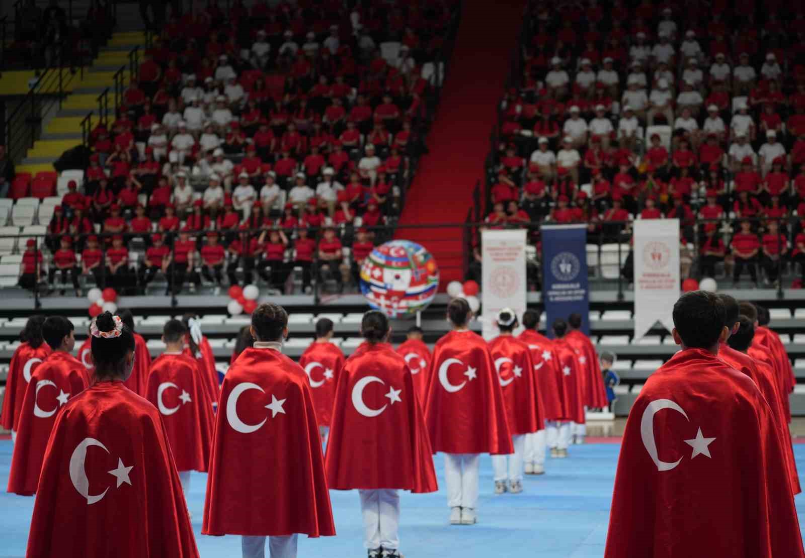 Kırıkkale’de 23 Nisan etkinlikleri renkli görüntülere sahne oldu
