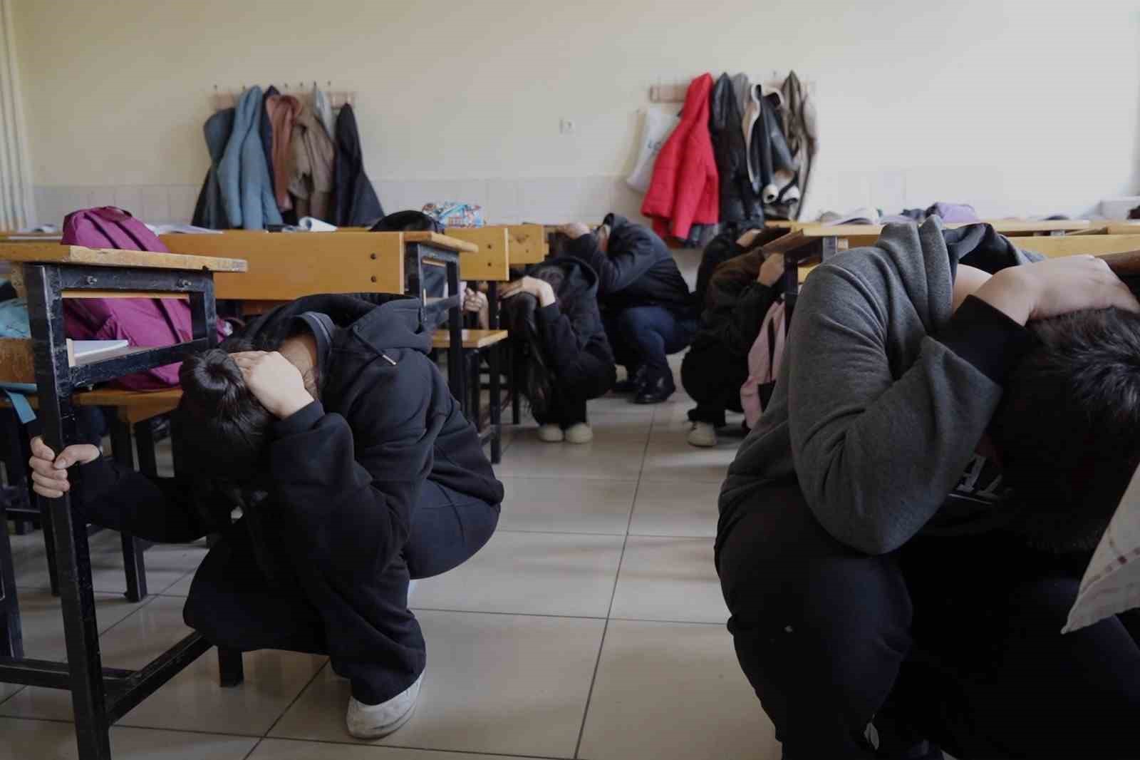 Kırıkkale’de okullarda deprem ve tahliye tatbikatı
