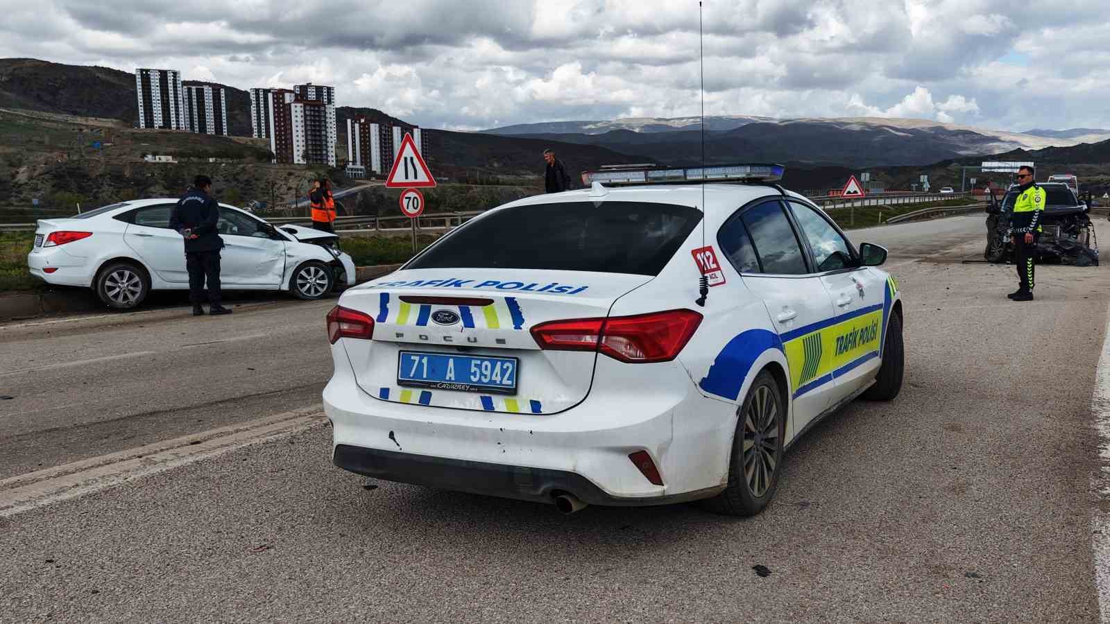 Kırıkkale’de zincirleme trafik kazası: 7 yaralı
