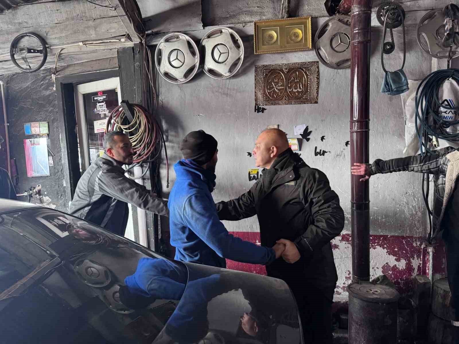 Kırıkksle Belediye Başkanı Önal esnaf ve vatandaşlarla istişarede bulundu
