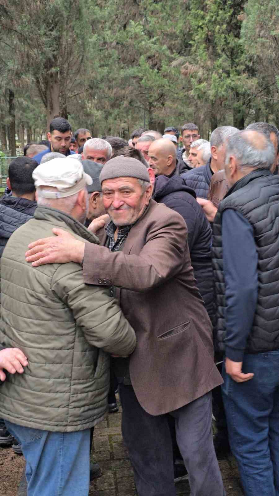 Kırkağaç’ın tarihi çınarı 112 yaşında hayatını kaybetti
