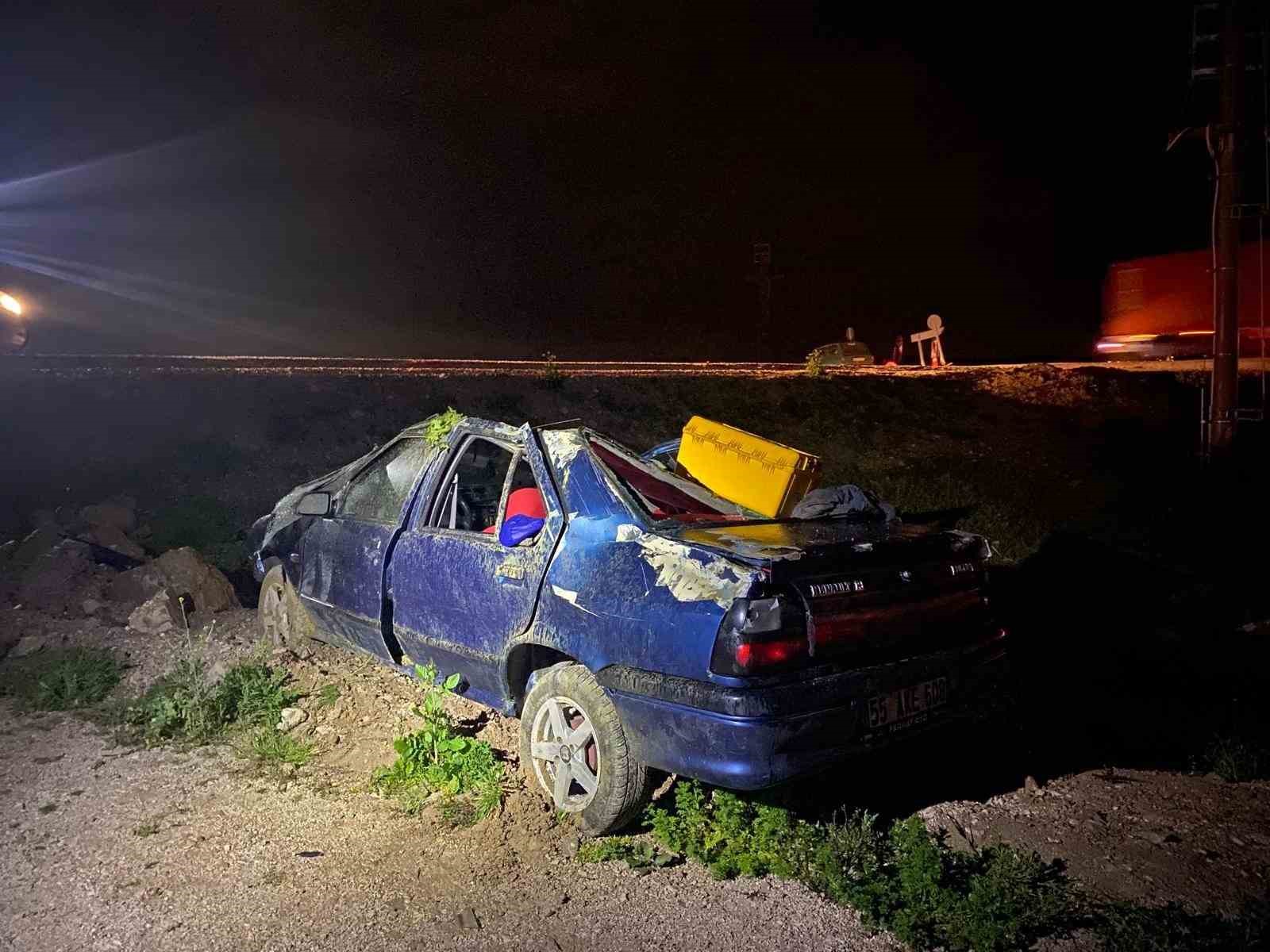 Kırkağaç’ta yağış nedeniyle taralaya uçan otomobildeki 1 kişi öldü, 1 kişi de yaralandı
