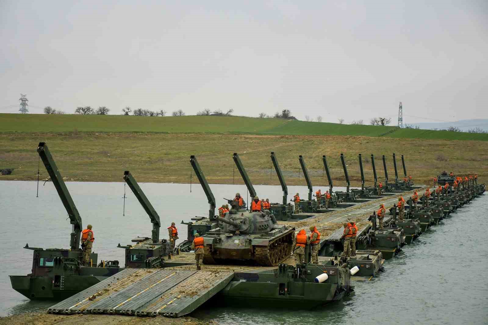 Kırklareli’nde "durgun sulardan geçiş eğitimi" başarıyla tamamlandı
