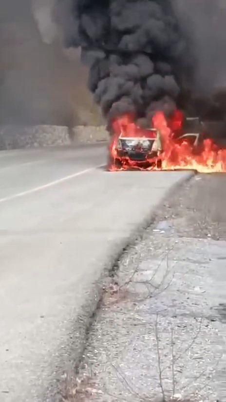 Kırklareli’nde seyir halindeyken yangın çıkan araç küle döndü
