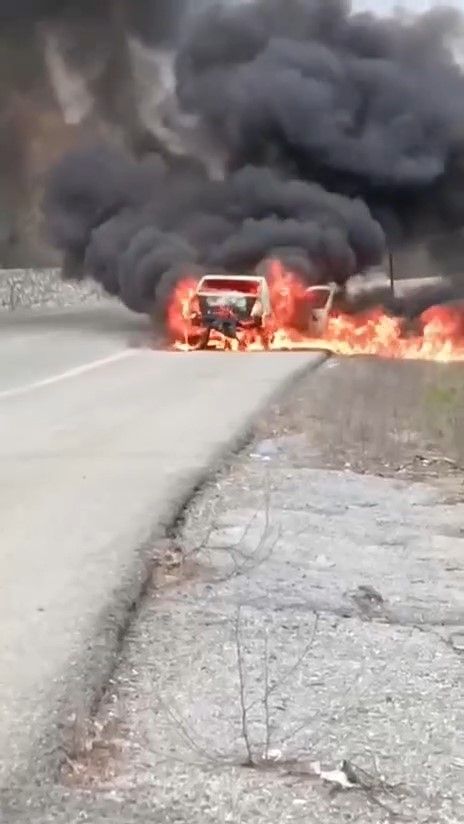 Kırklareli’nde seyir halindeyken yangın çıkan araç küle döndü

