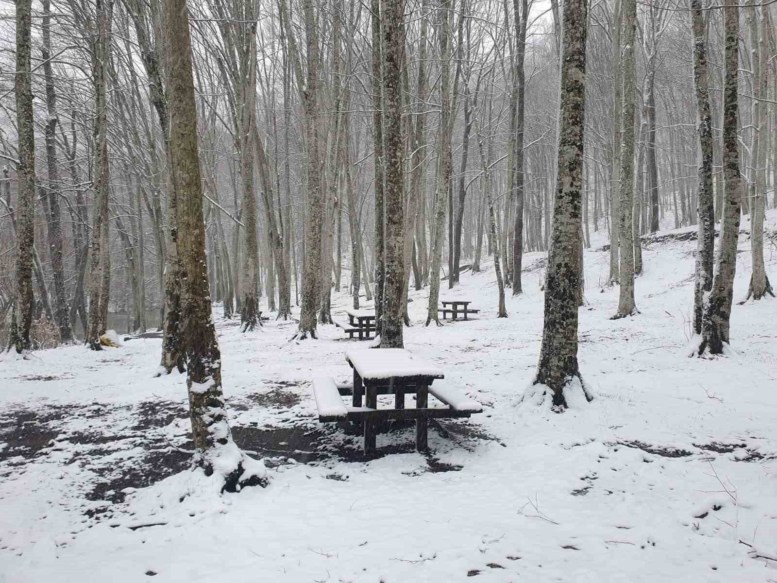 Kırklareli’nin yüksek kesimleri beyaza büründü
