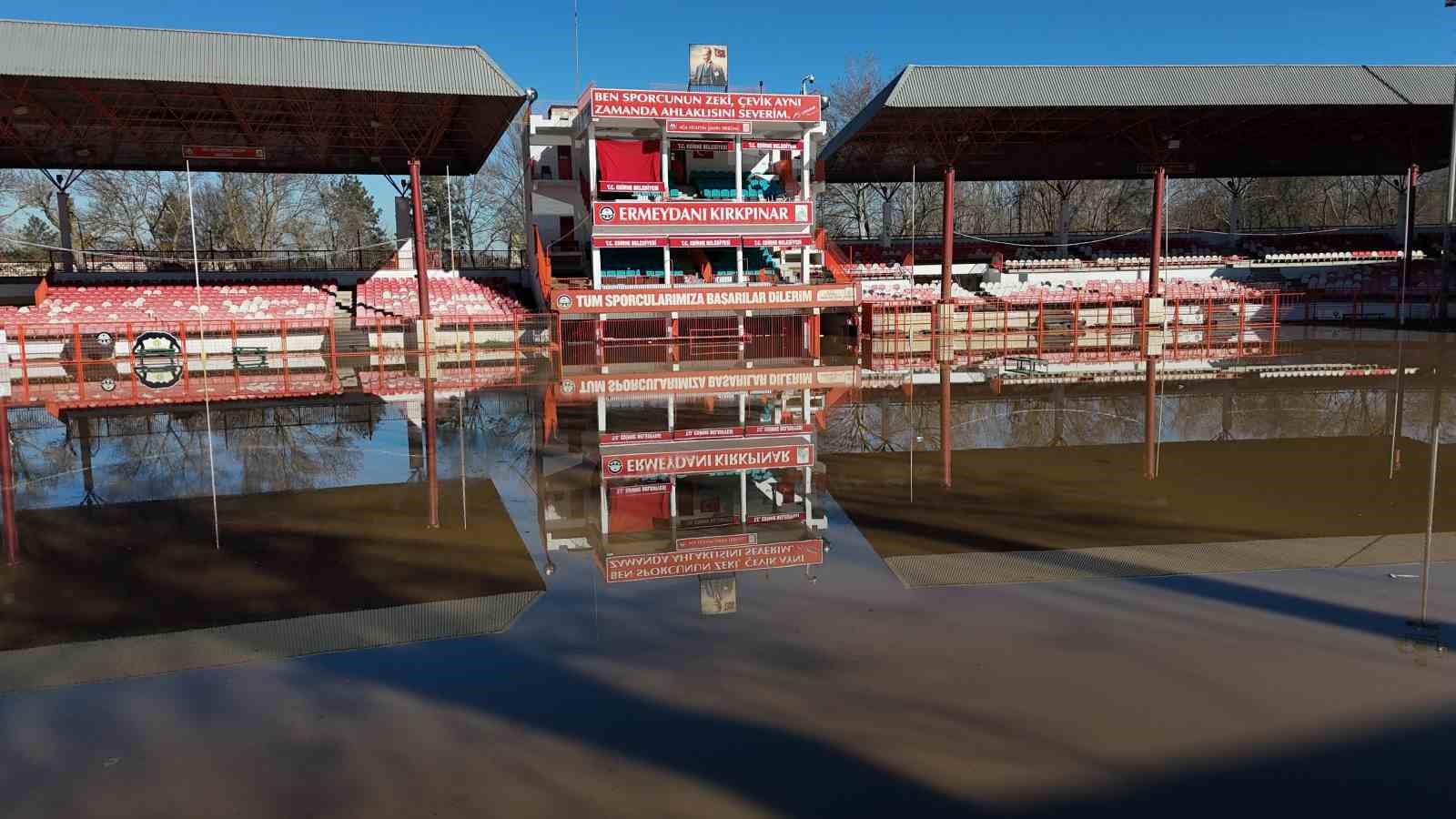 Kırkpınar Er Meydanı sular altında

