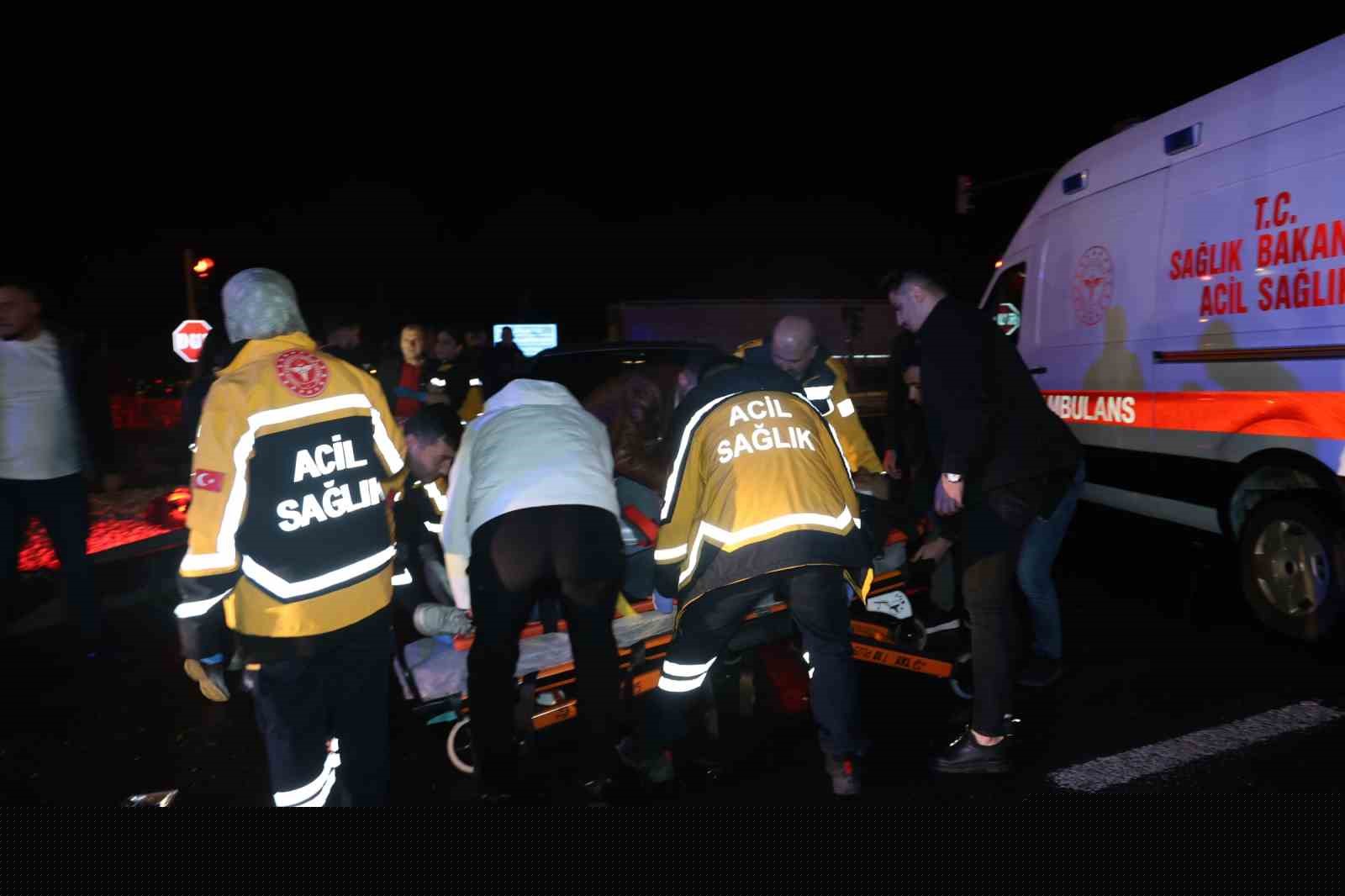 Kırmızı ışık ihlali kazaya neden oldu: 3 yaralı
