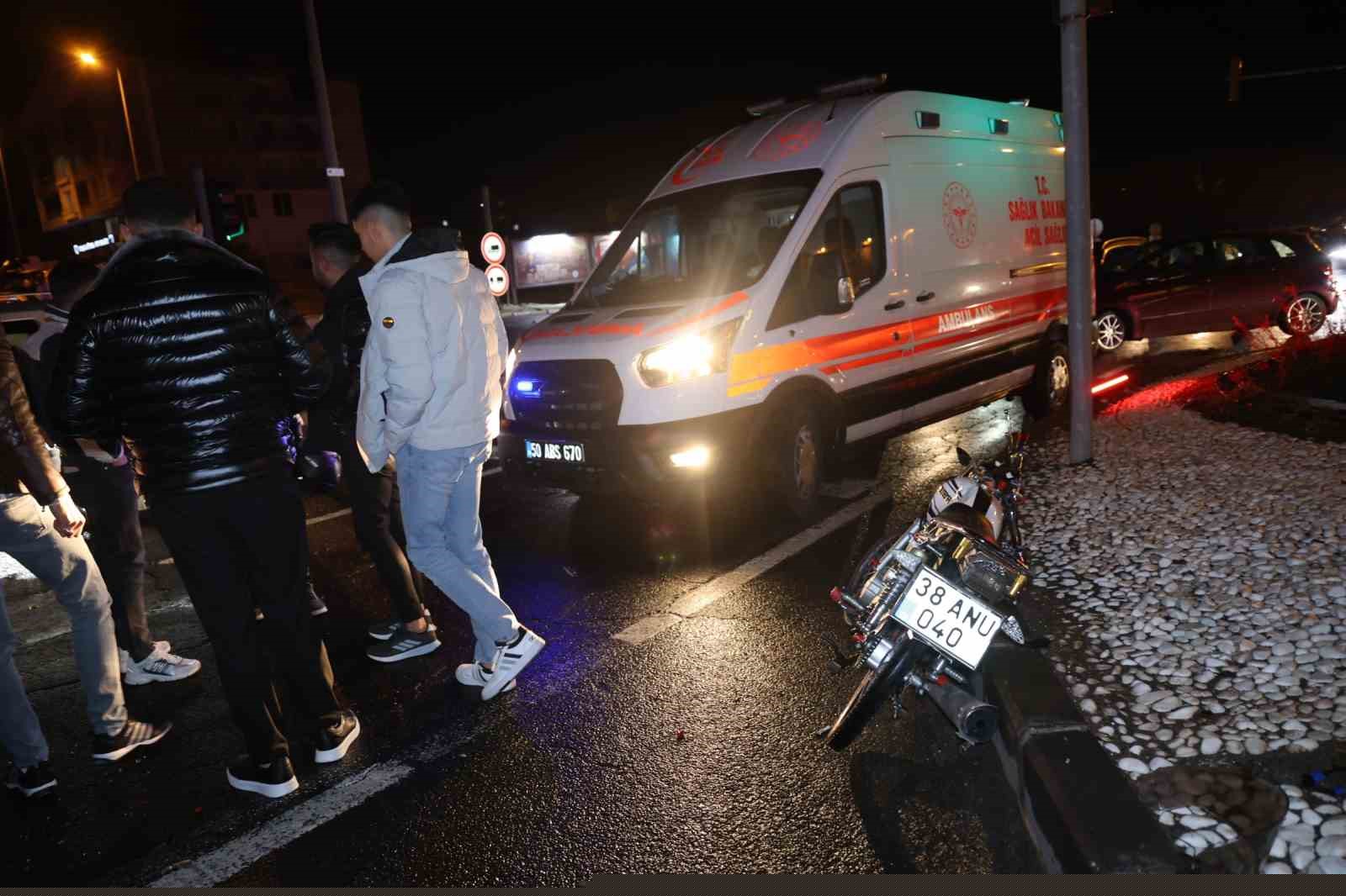 Kırmızı ışık ihlali kazaya neden oldu: 3 yaralı
