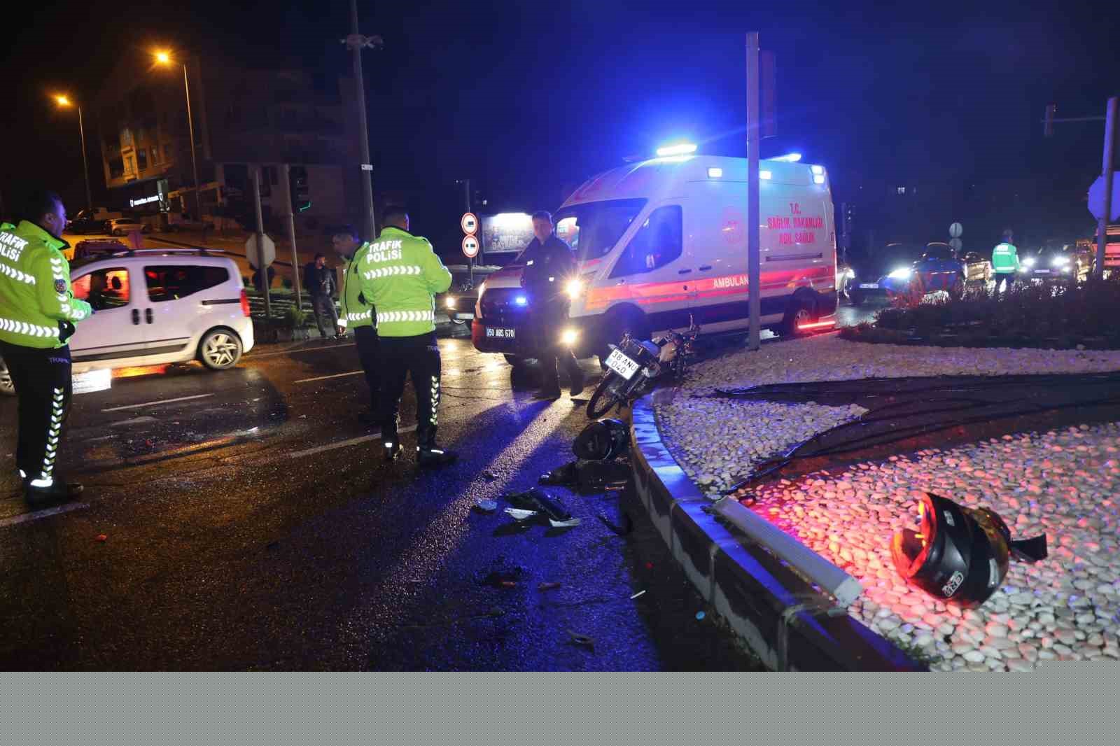 Kırmızı ışık ihlali kazaya neden oldu: 3 yaralı
