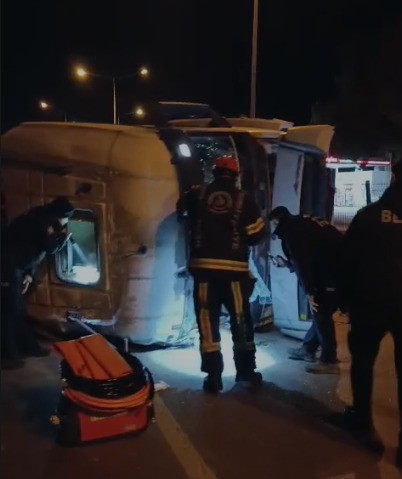 Kırmızı ışık ihlali yapan mikser ortalığı savaş alanına çevirdi; 5 yaralı
