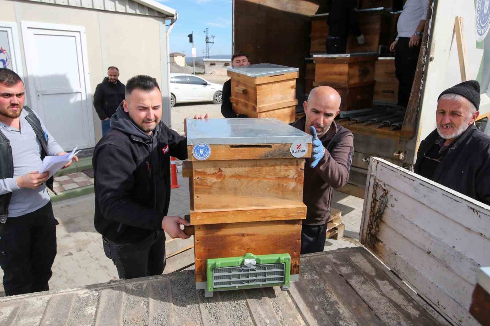 Kırsal üretime kovan desteği
Kırsal üretime kovan desteği