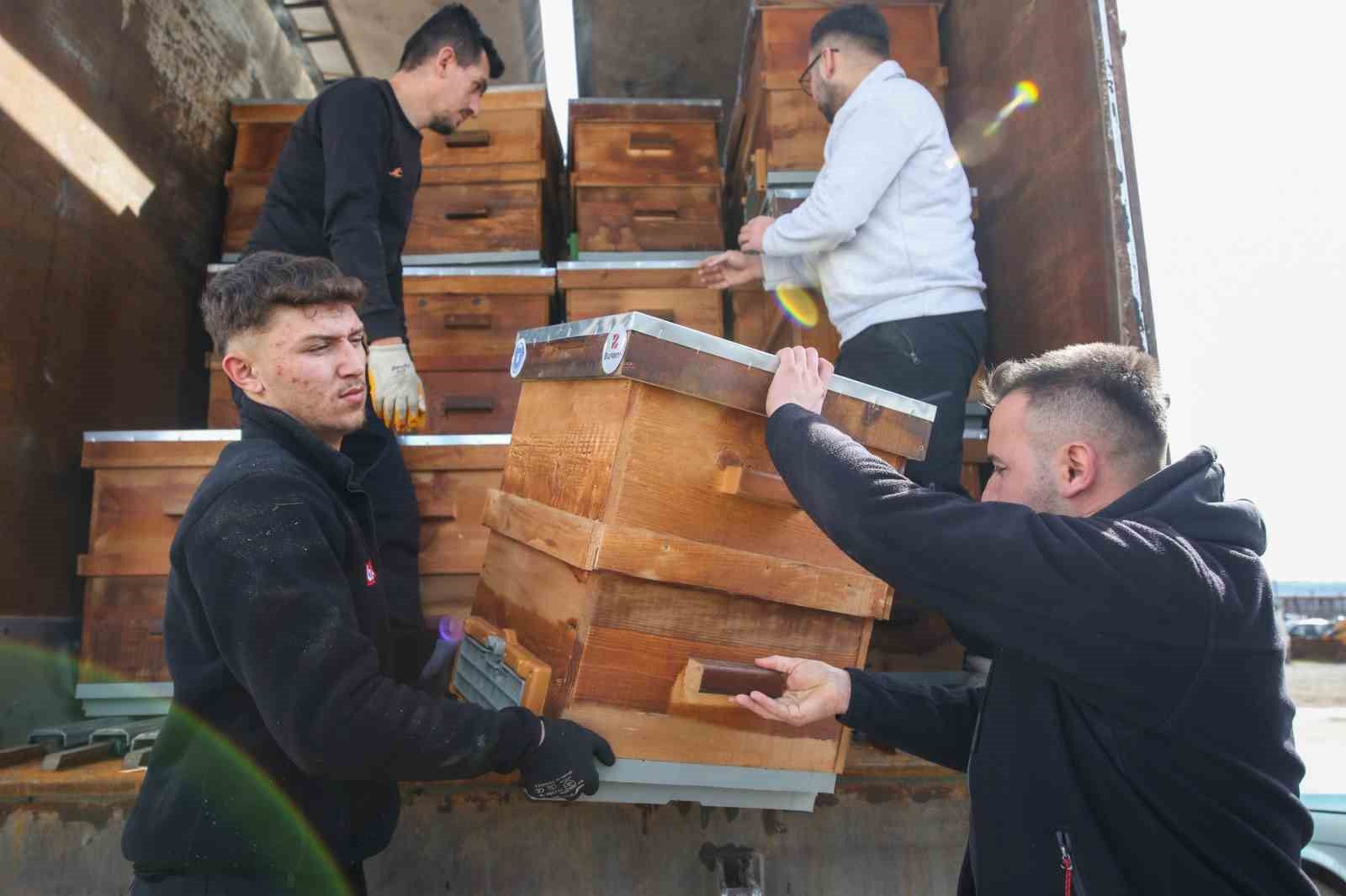 Kırsal üretime kovan desteği
Kırsal üretime kovan desteği