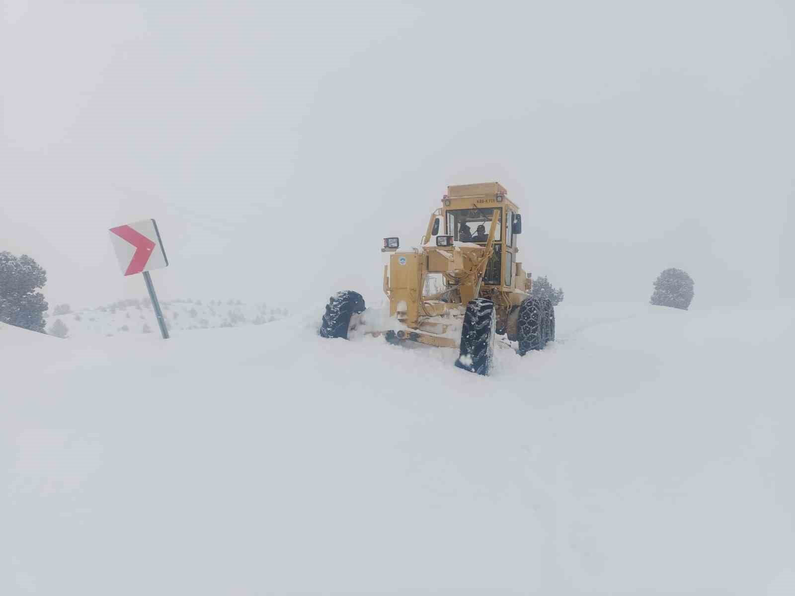 Kırsalda kapalı mahalle yolu kalmadı
