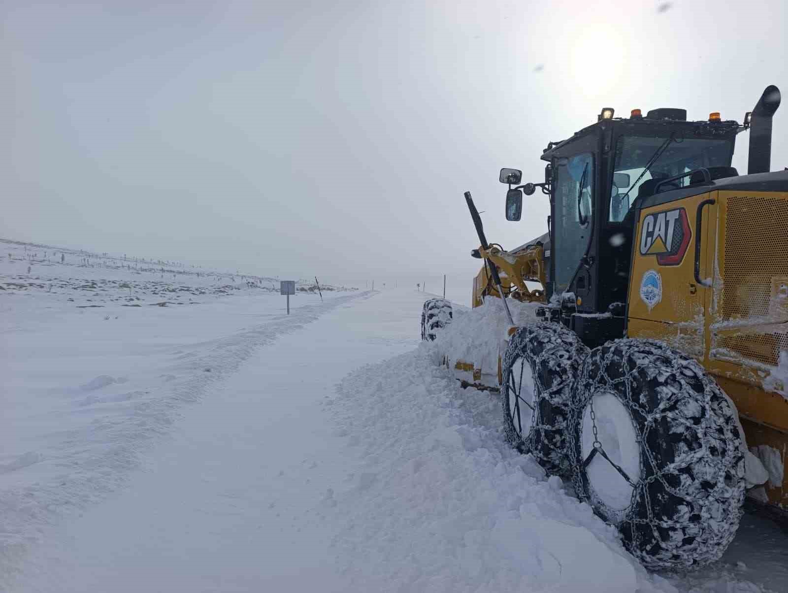 Kırsalda kapalı mahalle yolu kalmadı
