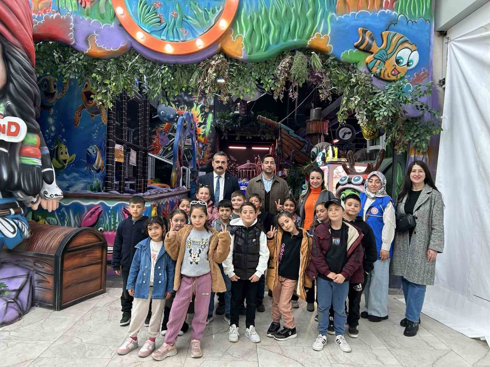 Kırsaldaki çocuklar "Bi Niğde mi Yapsak?" projesiyle şehri keşfetti
