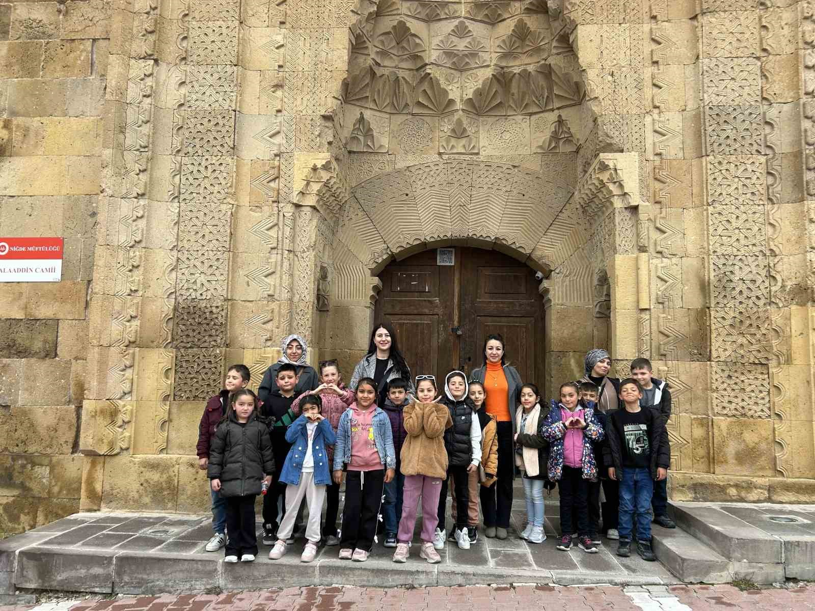 Kırsaldaki çocuklar "Bi Niğde mi Yapsak?" projesiyle şehri keşfetti
