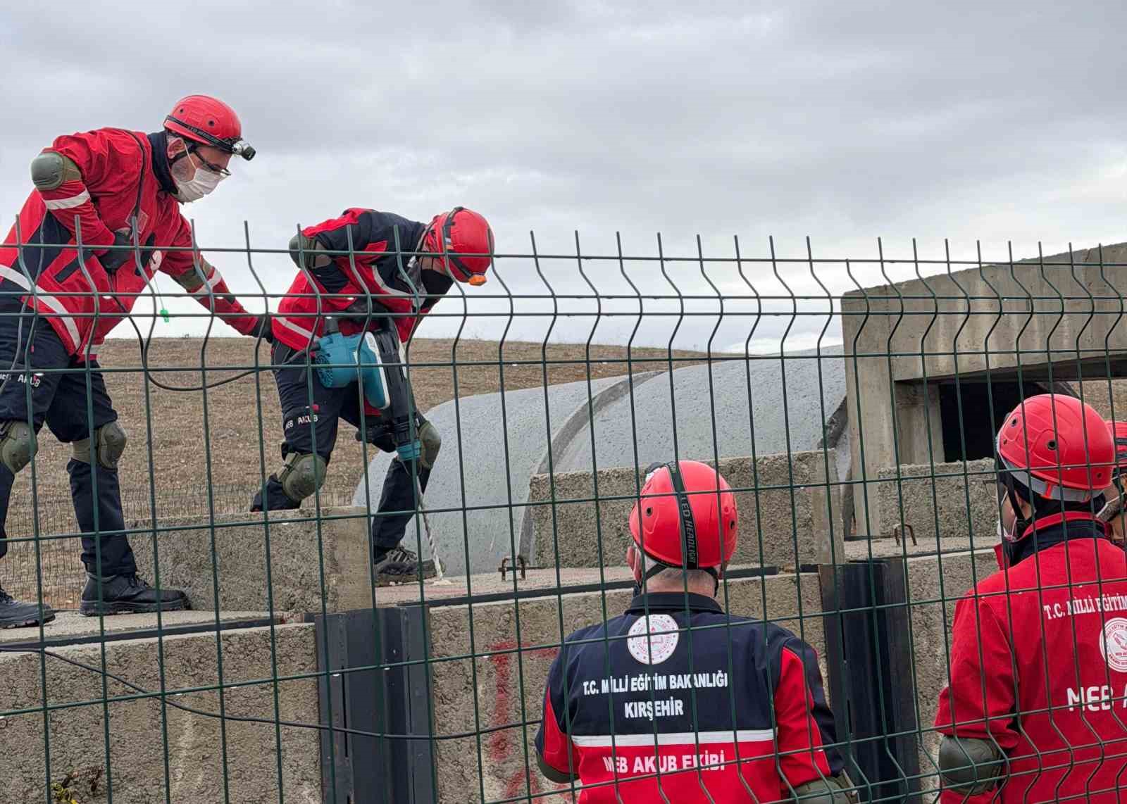 Kırşehir MEB AKUB ekipleri tatbikat yaptı
