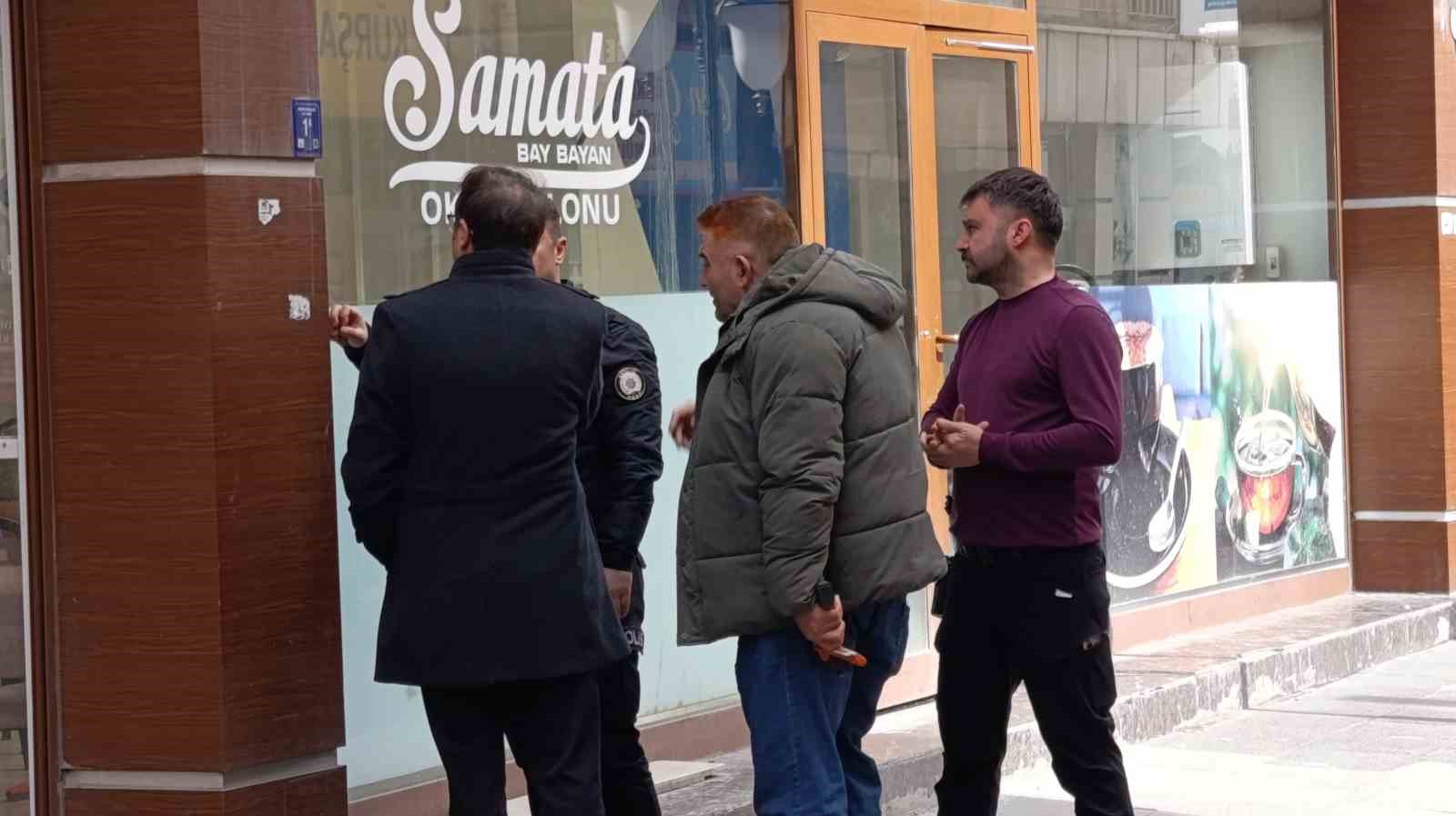 Kırşehir’de husumetli kavgası: Kahvehaneye kurşun sıktı, 2 kişi yaralandı
