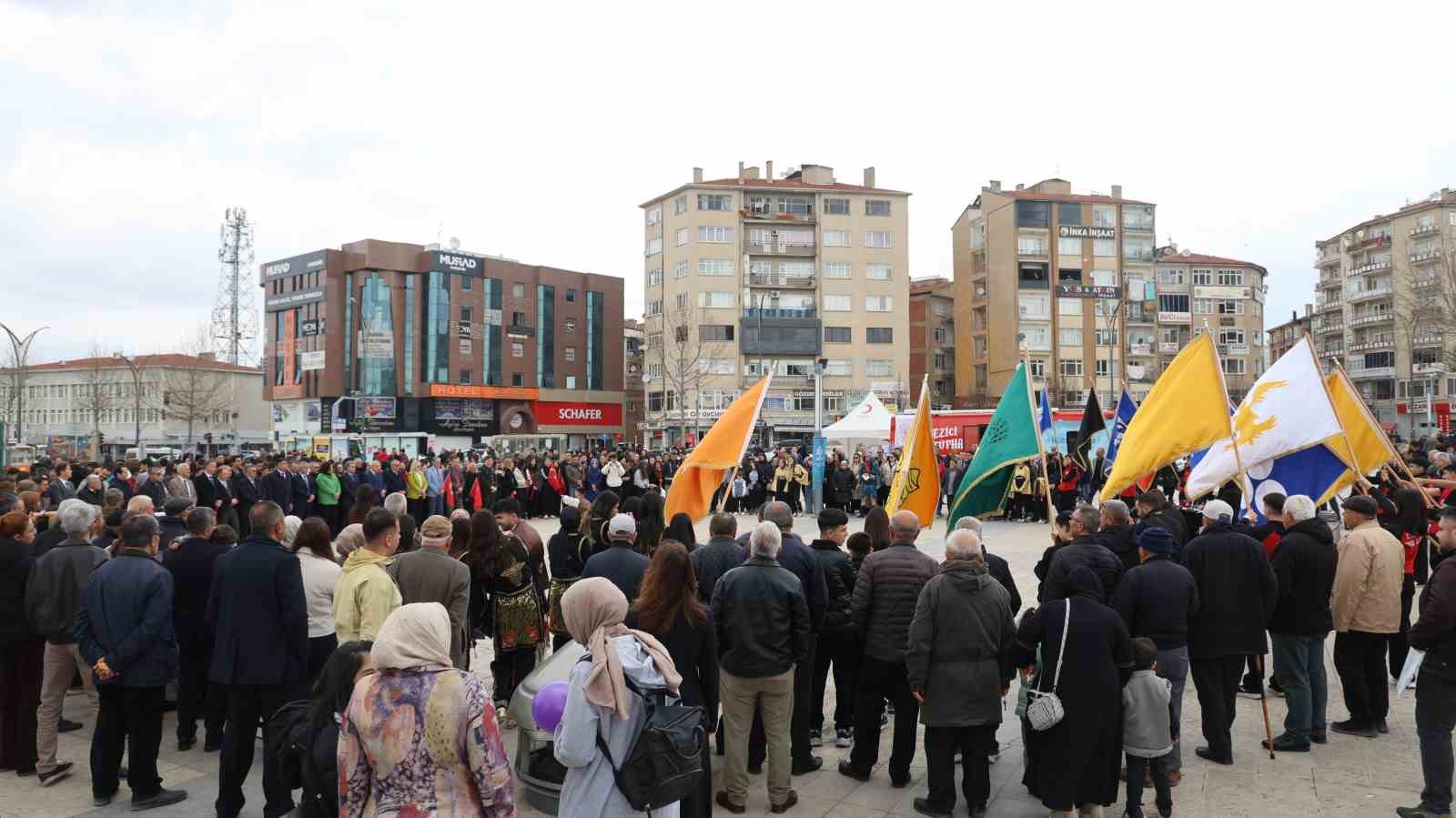 Kırşehir’de nevruz coşkusu: Davul zurna eşliğinde ateş yakıldı
